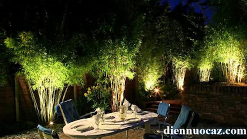 Đèn led hắt cây trang trí ngoài trời